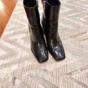 Elegant Black Heeled Boots